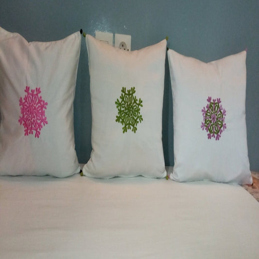 Set of 3 + 1 free throw pillow cover